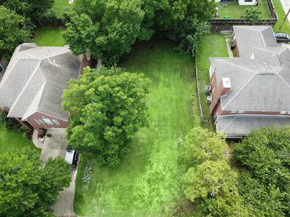 1117 Mulberry Ln, Bellaire, TX 77401