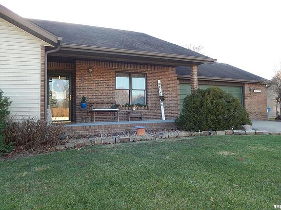 3rd image of 1007 Applewood Ln