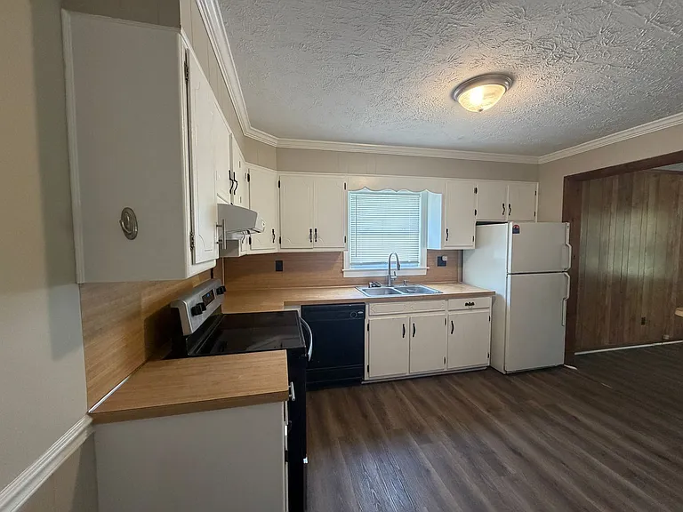 202 Motley Ave — Photo 5