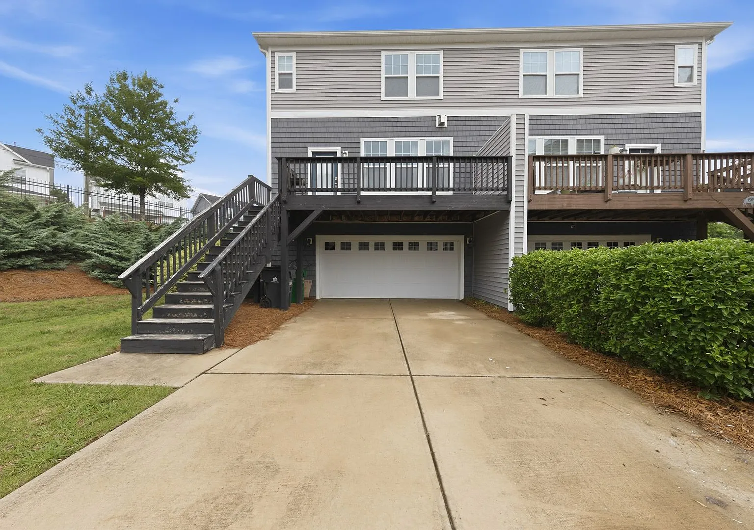4bd 3.5bath TWH close to LoSo, South End, Uptown, NoDa — Photo 1