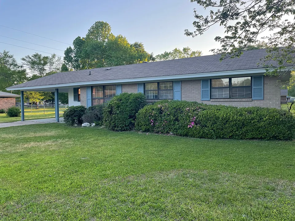 51 Landing Dr