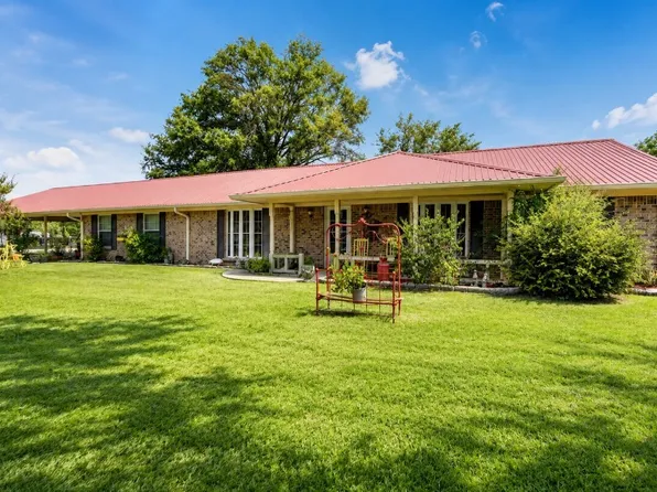 1022 Robin Rd, Terrell, TX 75161