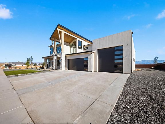 5th image of 3011 E Rimrunner Dr