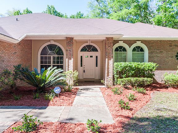 5th image of 9822 NW 62nd Ln