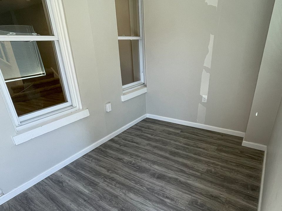 2nd image of 3887 Sidney Rd