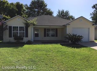 1830 Chestnut Dr, Valdosta, GA 31602
