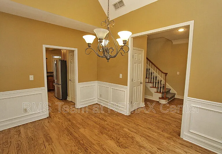 1360 Eastgate Ct SE — Photo 6