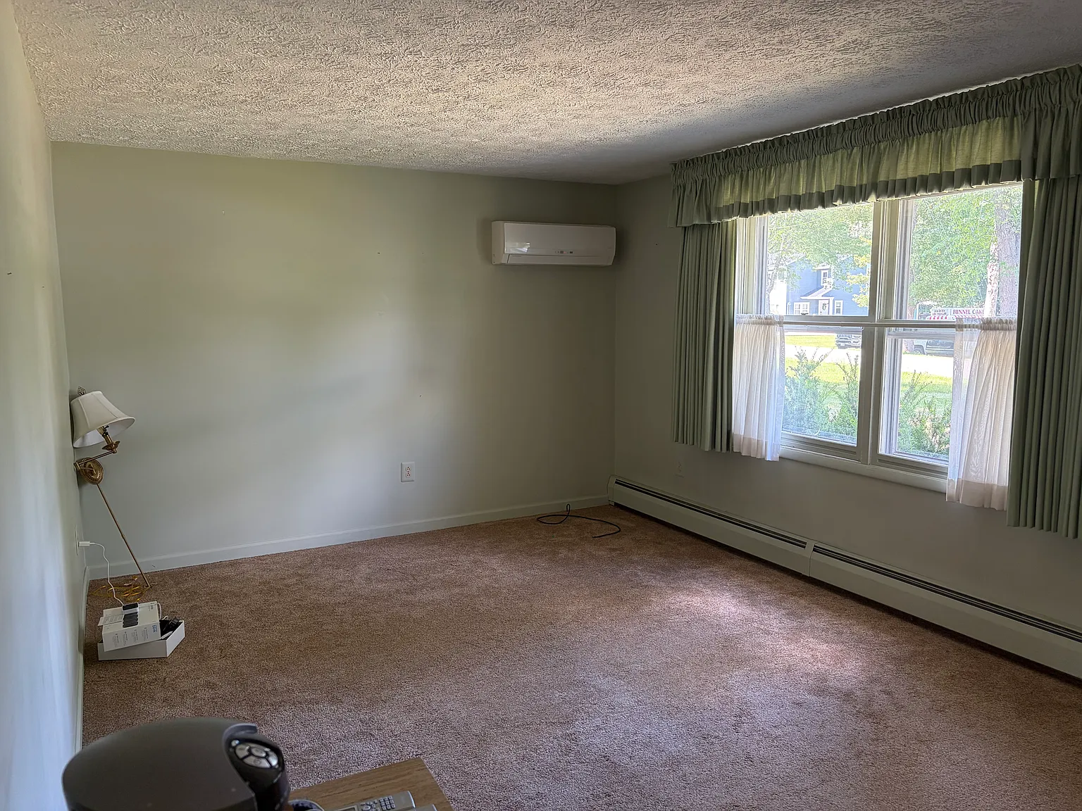 3 bed, 1.5 bath, 1519 sqft, $1,650 — Photo 1