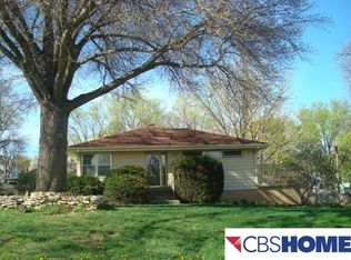 8902 Seward St, Omaha, NE 68114