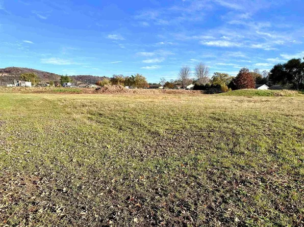 900 South Michigan lot (1of 2) Street, Prairie Du Chien, WI 53821