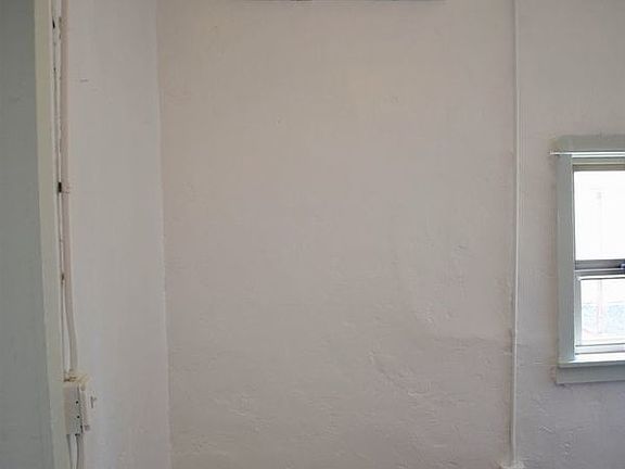 2nd image of 517 W Oury St #1