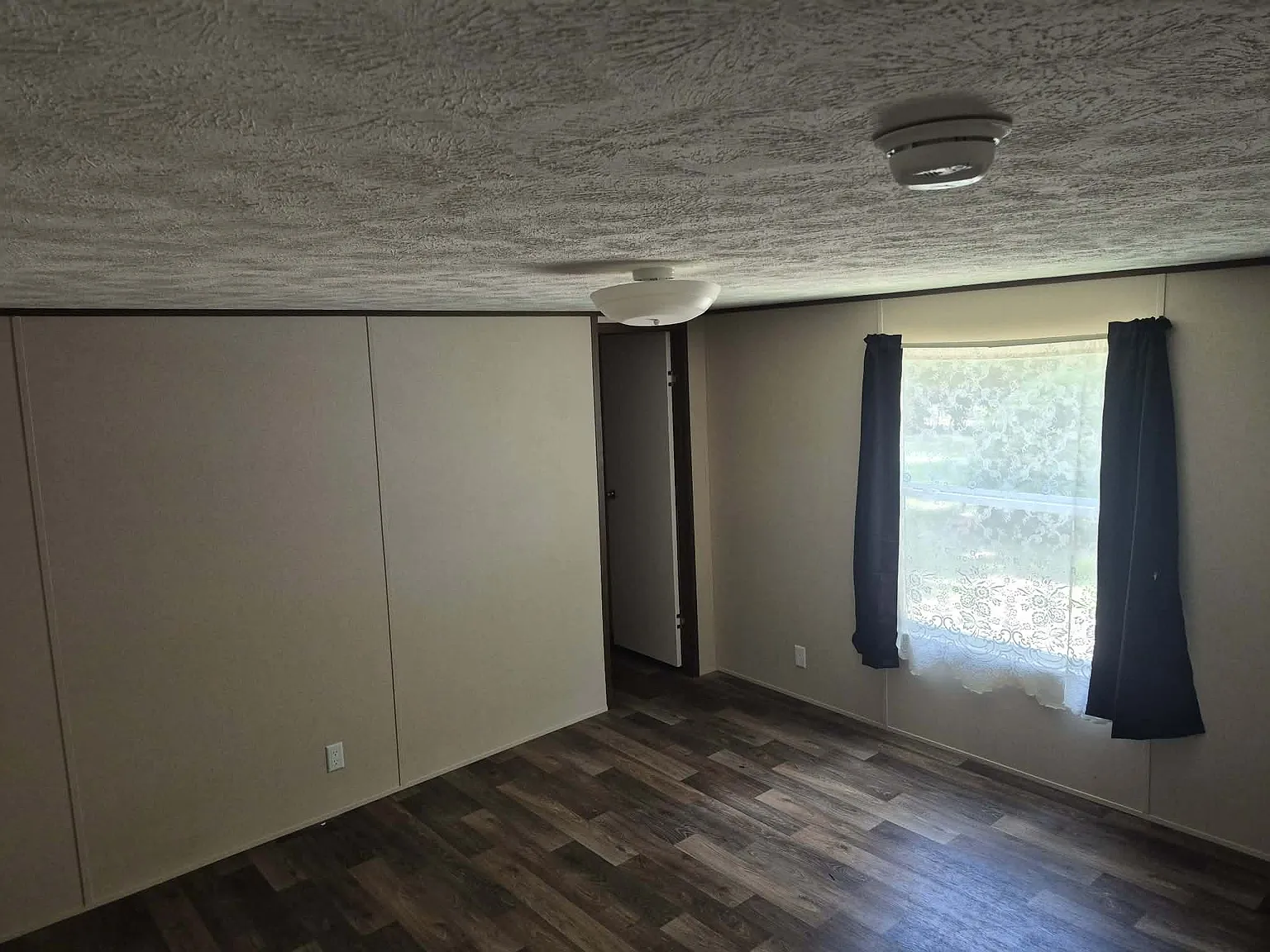 4 bed, 1200 sqft, $1,800 — Photo 4