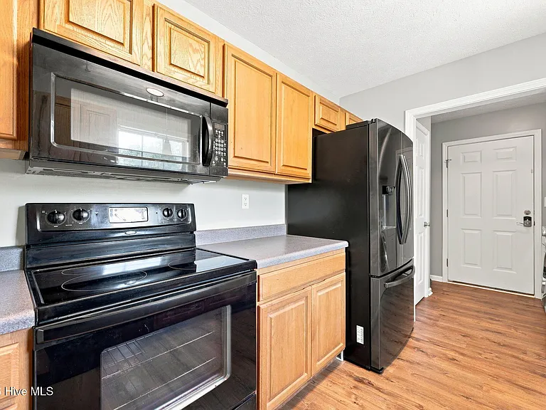 308 Carrie Ct — Photo 12