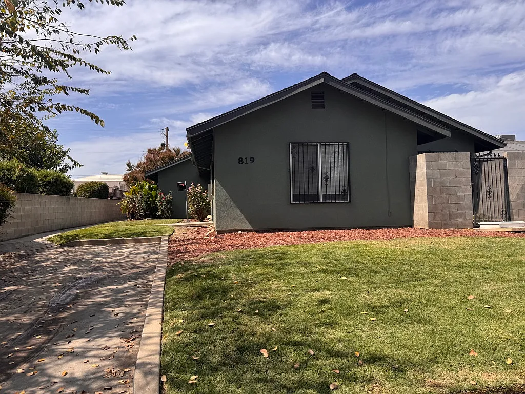 Cozy Unit 1 Near Parks and Shopping in Sanger — Photo 3