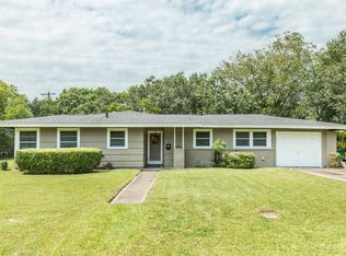603 N Tinsley St, Angleton, TX 77515