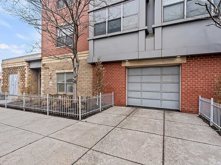 172 Culver Ave #407 — Photo 26