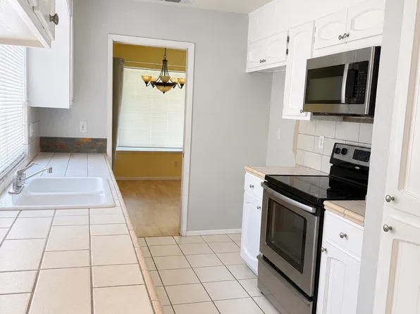 1230 Earth Flower Dr, Stockton, CA 95209