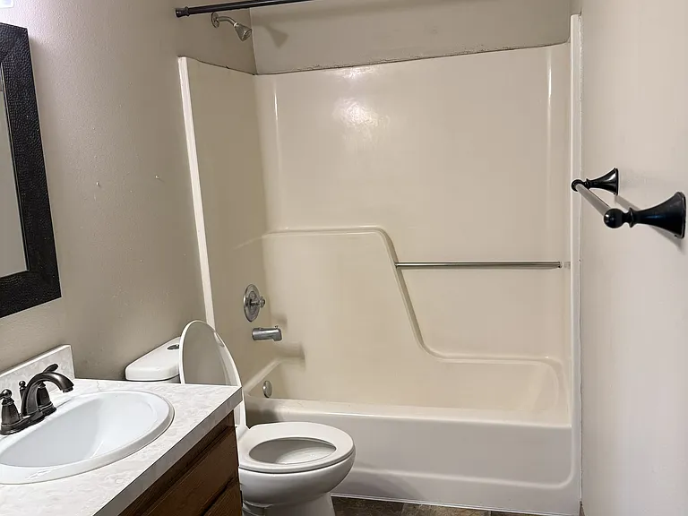 1804 S Cambridge Ave — Photo 5