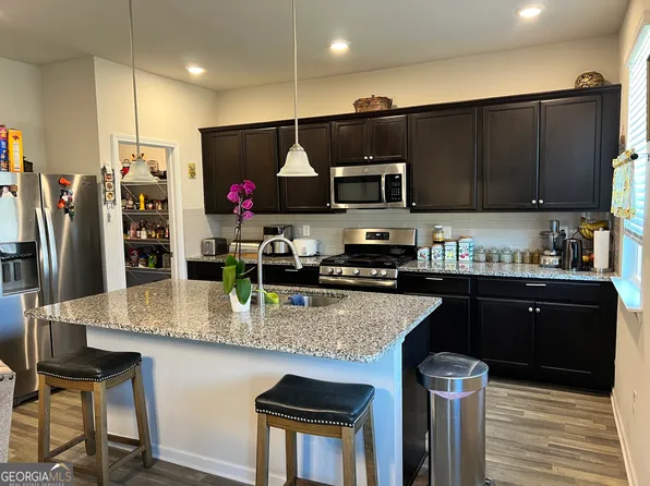372 Layfield Dr, Jonesboro, GA 30238