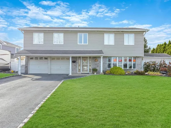 120 Anchorage Drive, West Islip, NY 11795