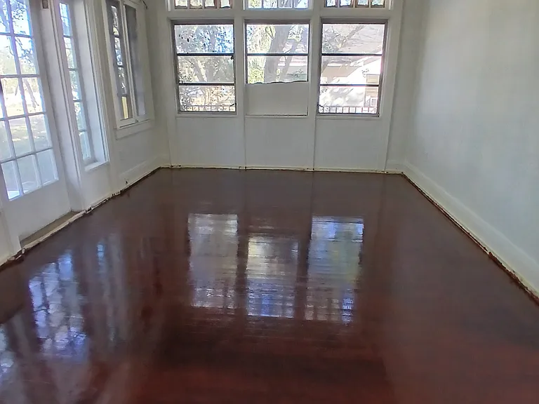 428 E Johnson Ave — Photo 1