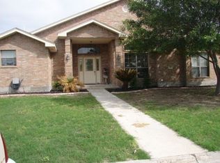 121 Encino Dr, Del Rio, TX 78840