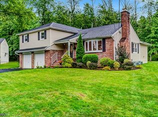 107 Oakland St, Berkeley Heights, NJ 07922