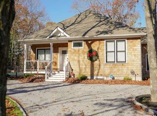 47 N Quarter Rd, Westhampton, NY 11977