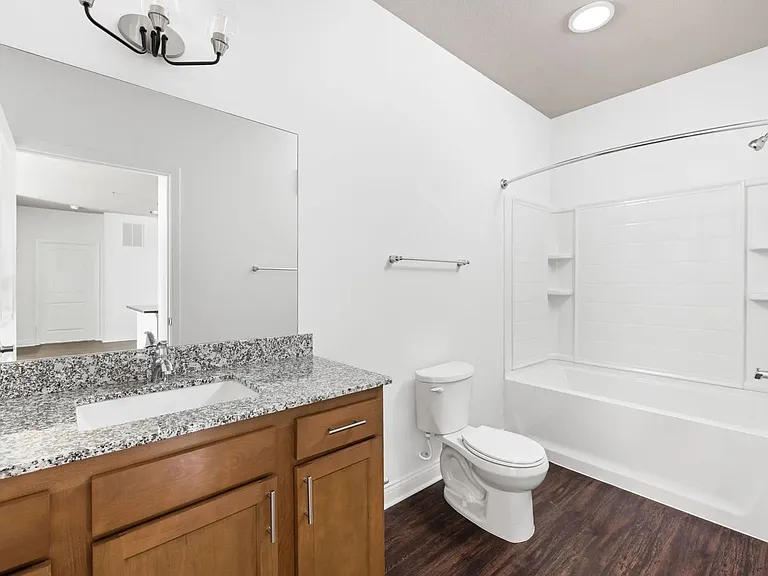 Union Club Apartments — Photo 16