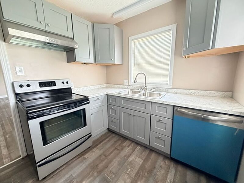 1st image of 1600 Holbrook Ave