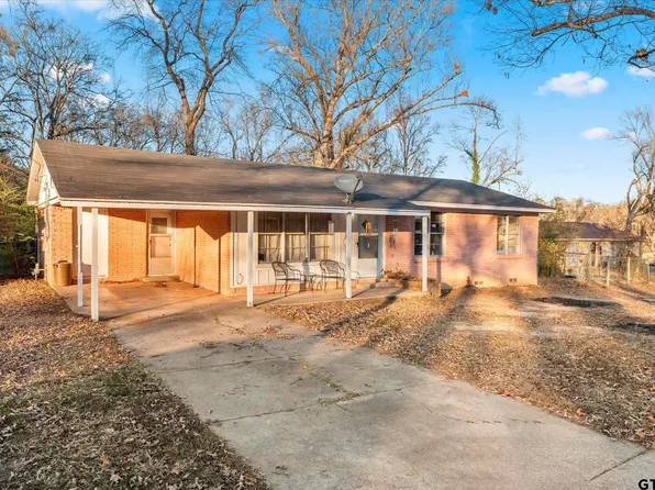 411 Redbud Ln, Mount Pleasant, TX 75455