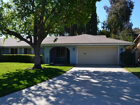 2nd image of 19542 Avenue Of The Oaks