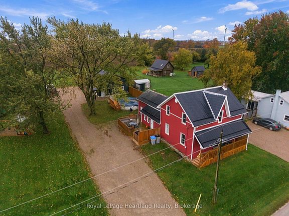 3rd image of 37579 Kippen Rd