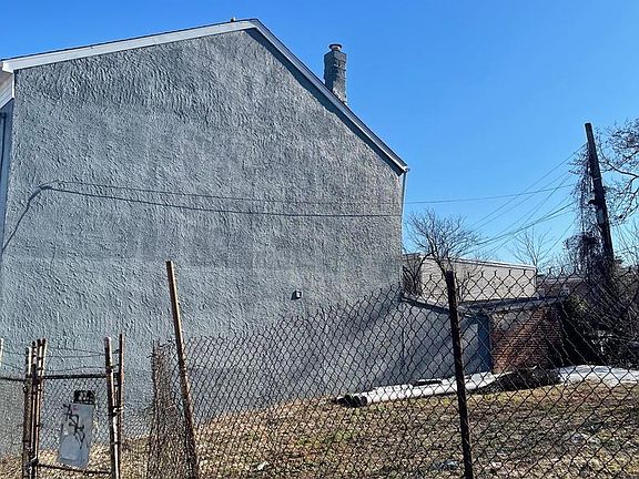 5th image of 1024 Lancaster Ave