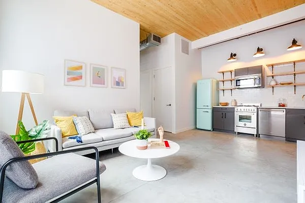 Rented by Greystar | media 3