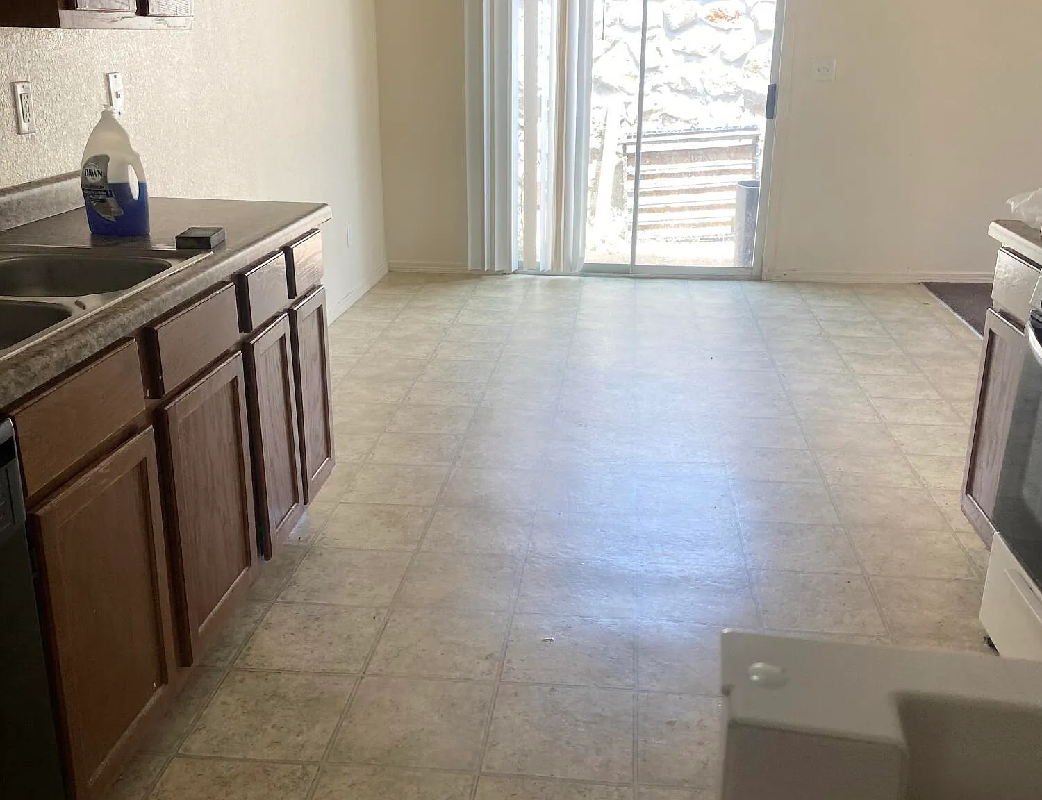 4 bed, 2.0 bath, 1259 sqft, $1,490 — Photo 4