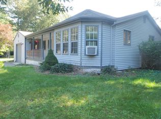 11 Madison Rd, Halifax, MA 02338