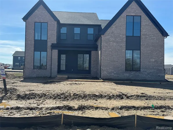 2417 Provencal Dr, Commerce Township, MI 48382