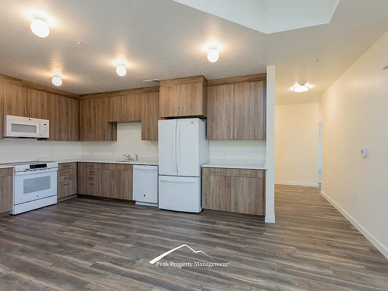 120 12th Ave S #301 — Photo 3