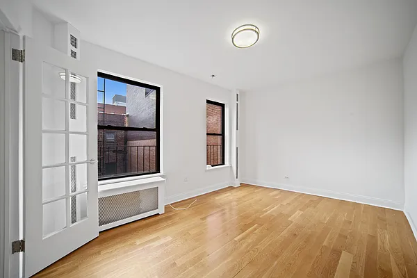 Rented by Bond New York | media 5