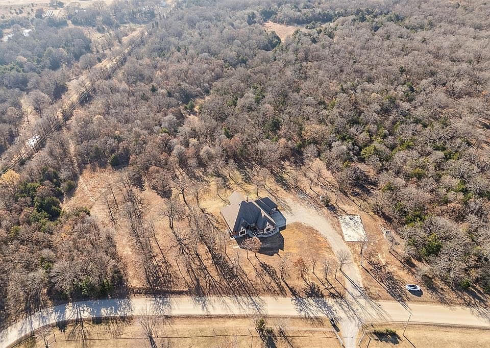 2nd image of E 810th Rd