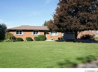 75 Chimney Hill Rd, Rochester, NY 14612