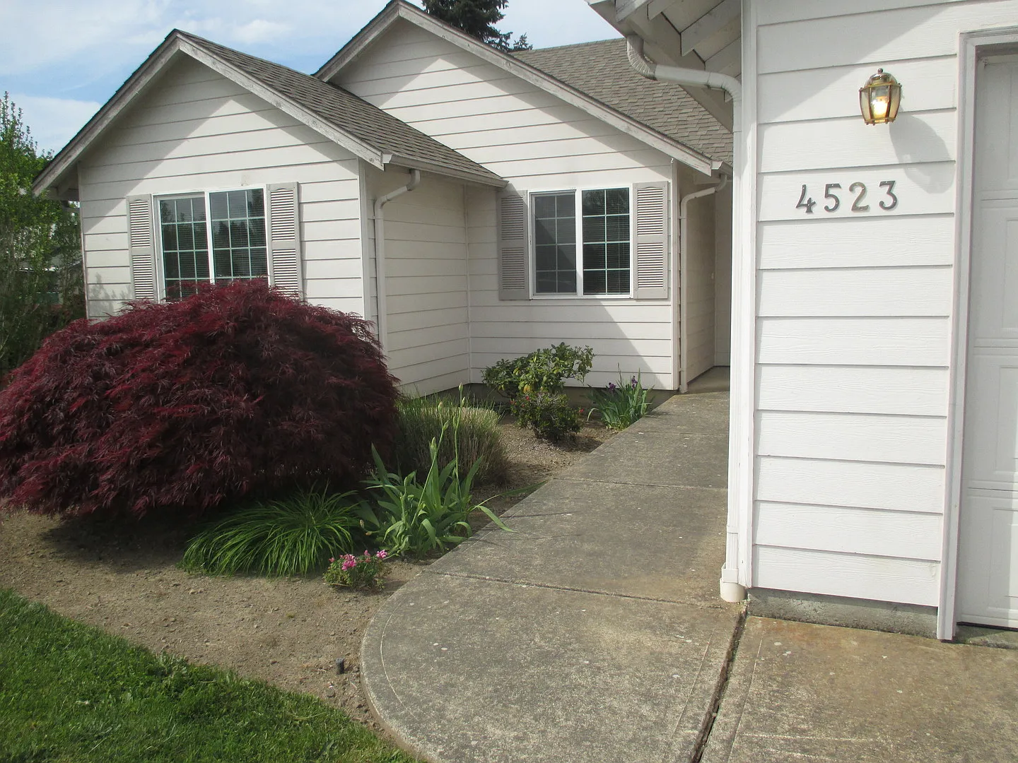 Three Bedroom Home on Corner Lot — Photo 3