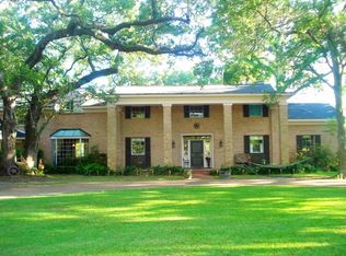 54 Cedar Ct, Lake Jackson, TX 77566