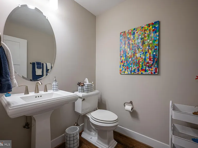 1126 N Stuart St — Photo 16
