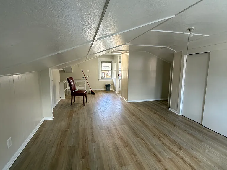 302 Shadeland Ave — Photo 12