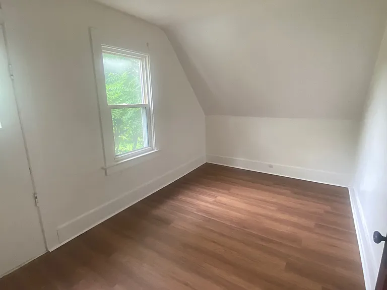 1634 Freeman St — Photo 8