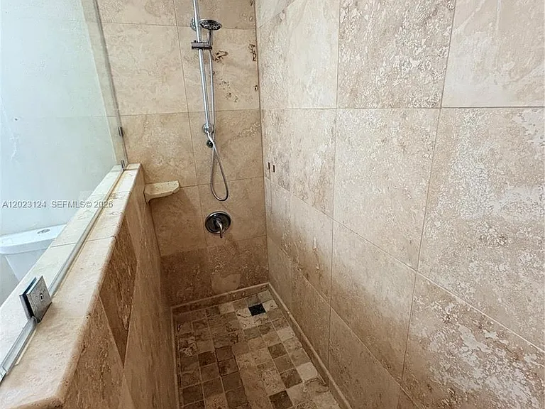 2510 SE 16th Pl #203 — Photo 18