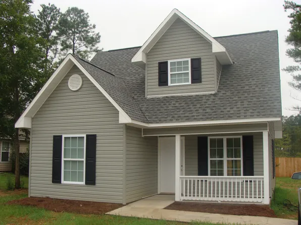 653 Ferncrest Dr, Sandersville, GA 31082