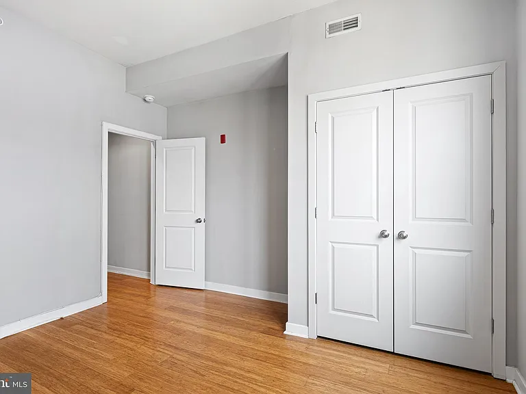 616 S 4th St #2R — Photo 8